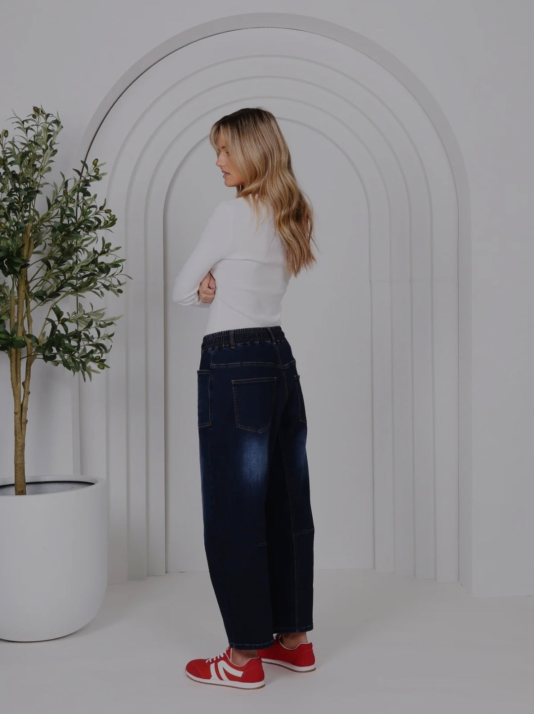 Leo Barrel Jean Ink