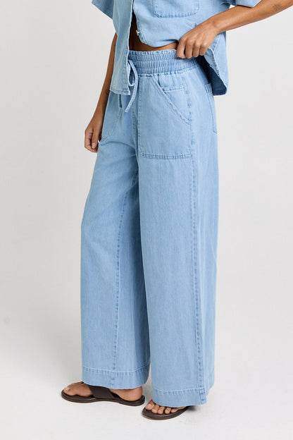 Saffra Relax Leg Jeans Medium Wash