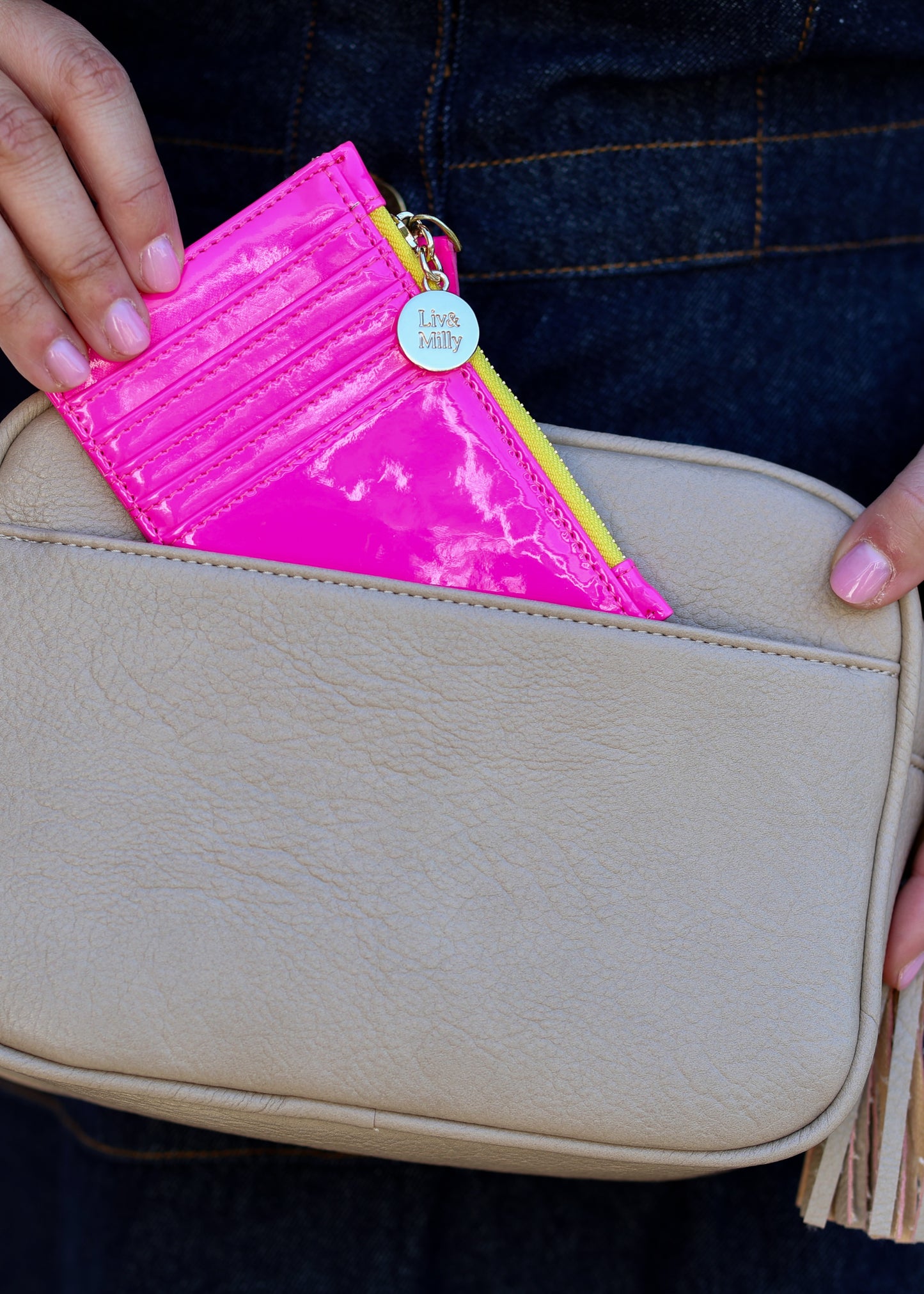 Card Wallet Neon Patient Pink